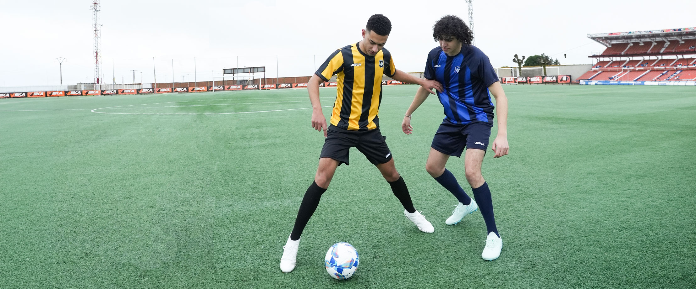 Futbol, Equipaciones personalizadas